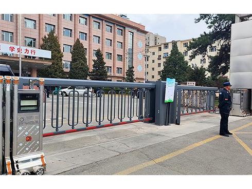 呼和浩特市供電局 空降門、車輛識(shí)別安裝完畢